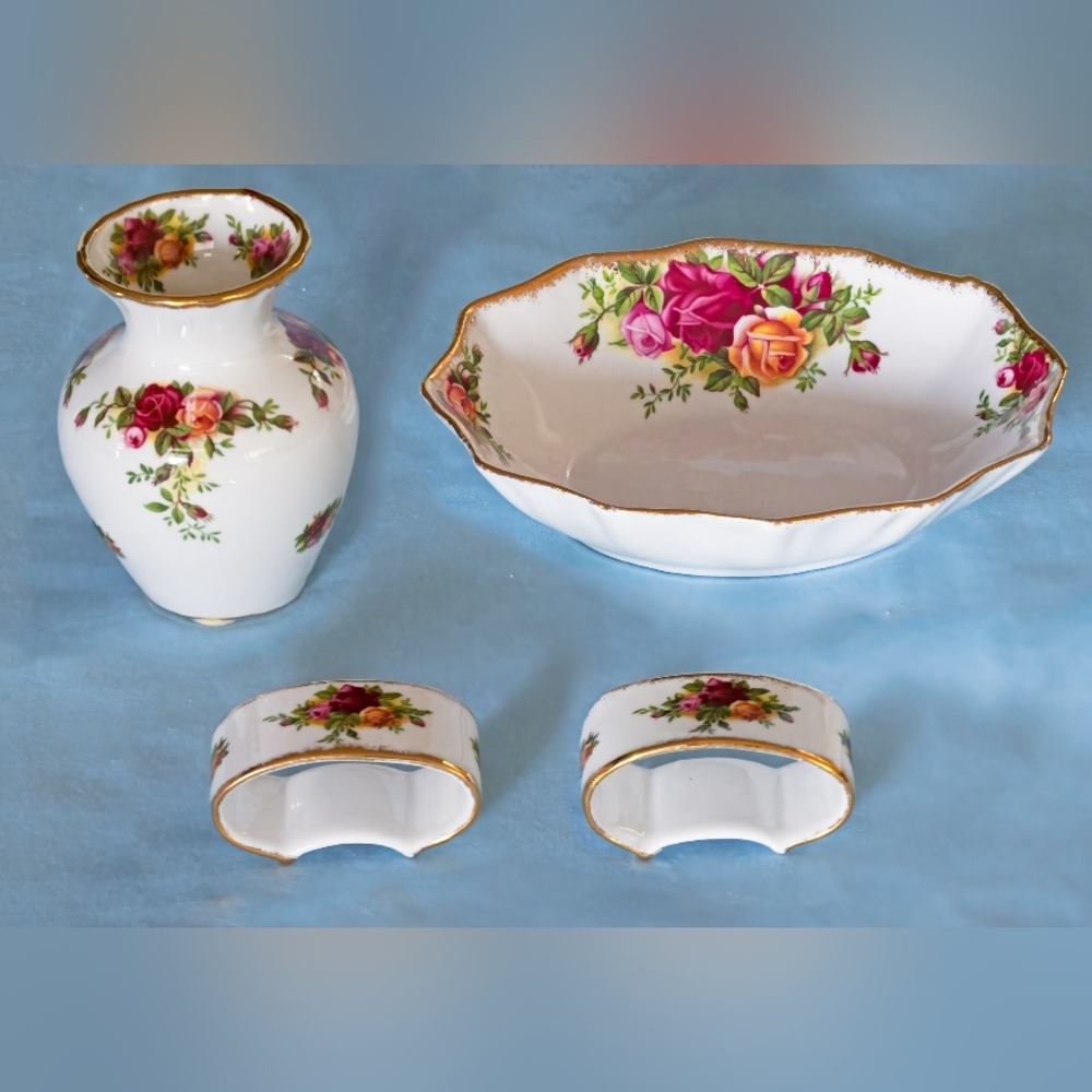 Beautiful Royal Albert Old Country Roses Assorted Pieces.Made in England!
